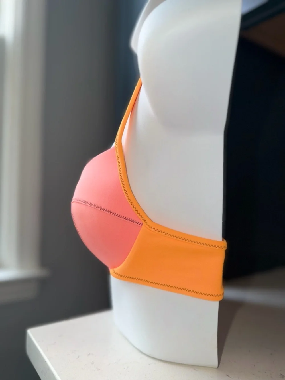 Victoria's Secret Coral & Orange Underwire Bikini Top - Picture 2 of 4